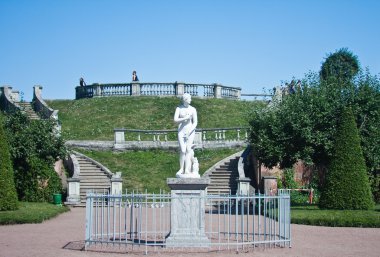 Peterhof. daha düşük bir park. Venüs heykeli. Rusya