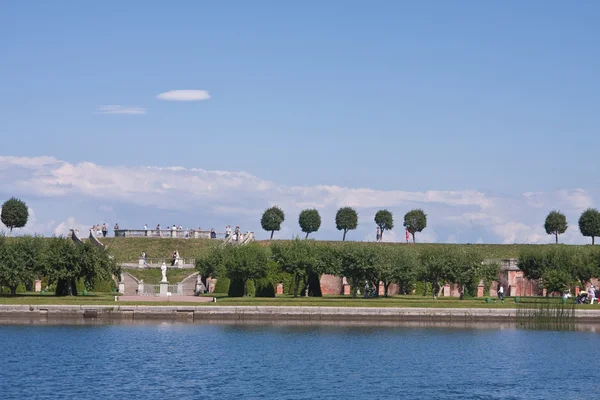 Jardín de Peterhof en San Petersburgo, Rusia . —  Fotos de Stock