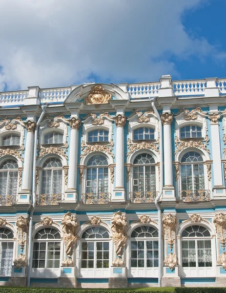 Il Palazzo Caterina, situato nella città di Tsarskoye Selo (Pus — Foto Stock