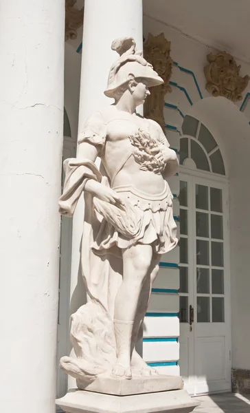 Το άγαλμα στο σύνολο του το παλάτι της Αικατερίνης. Αγίου petersbu — Φωτογραφία Αρχείου