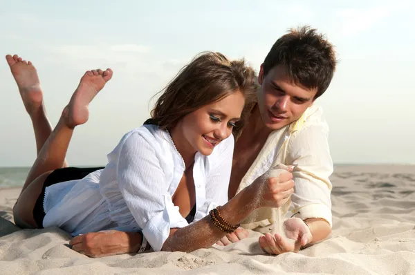 Guy and his girlfriend — Stock Photo, Image