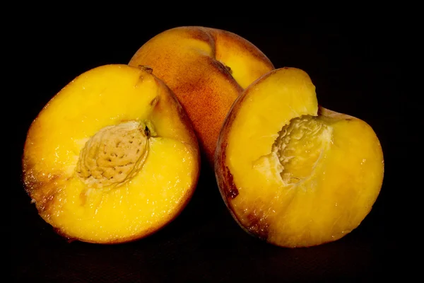Tre skivor av saftiga persika — Stockfoto