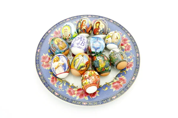 Ovos de Páscoa em uma chapa — Fotografia de Stock
