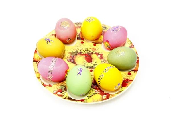 Velikonoční vajíčka na talíři — Stock fotografie
