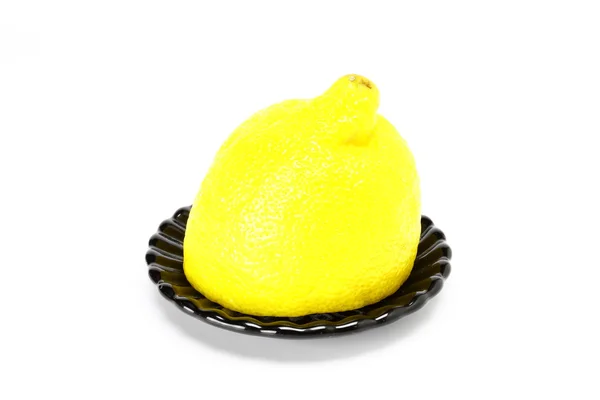 Tabakta limon — Stok fotoğraf