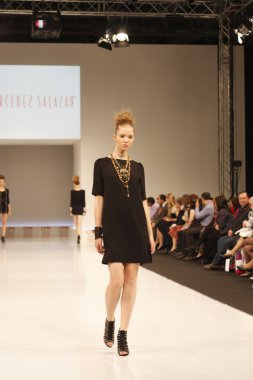 kadın moda show 2012