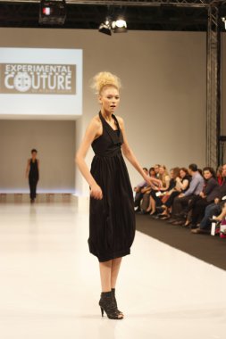 kadın moda show 2012