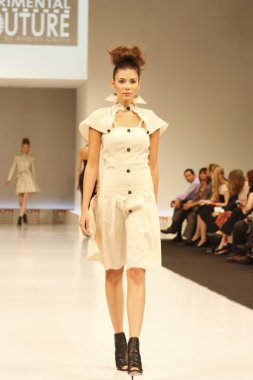 kadın moda show 2012