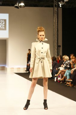 kadın moda show 2012