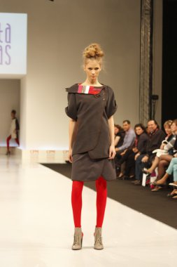 kadın moda show 2012