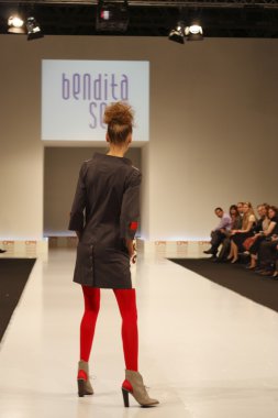 kadın moda show 2012