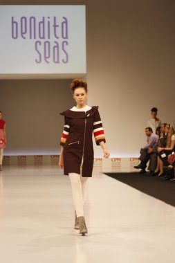 kadın moda show 2012