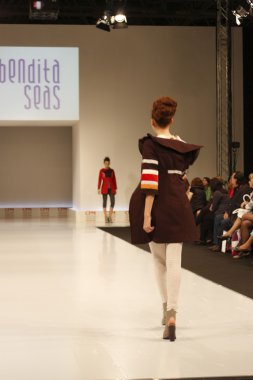 kadın moda show 2012