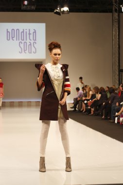 kadın moda show 2012