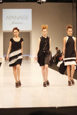 kadın moda show 2012