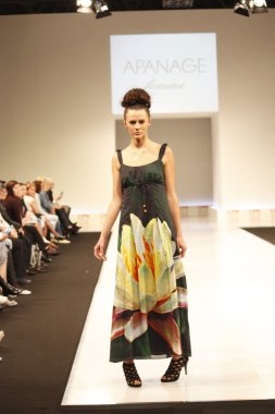 kadın moda show 2012