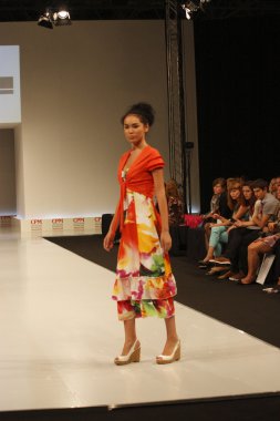 kadın moda show 2012