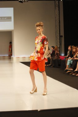 kadın moda show 2012