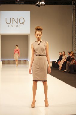 kadın moda show 2012