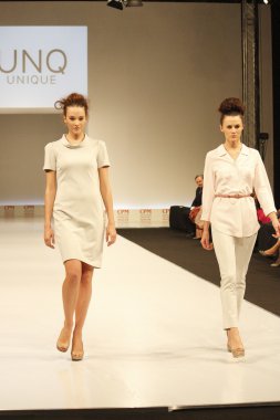 kadın moda show 2012