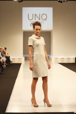 kadın moda show 2012