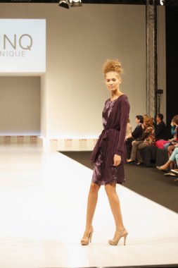 kadın moda show 2012