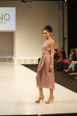 kadın moda show 2012