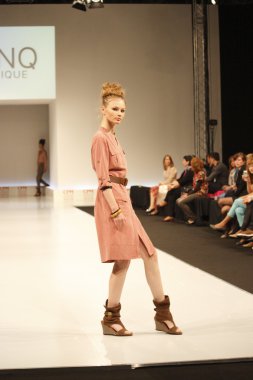 kadın moda show 2012