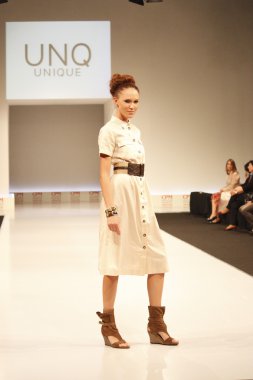 kadın moda show 2012