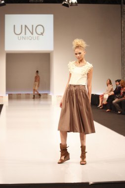 kadın moda show 2012