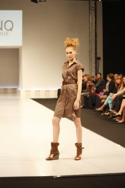 kadın moda show 2012