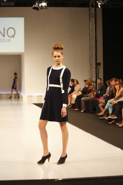 kadın moda show 2012