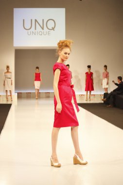 kadın moda show 2012