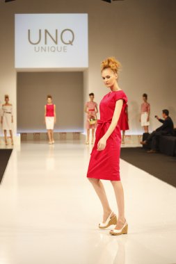 kadın moda show 2012