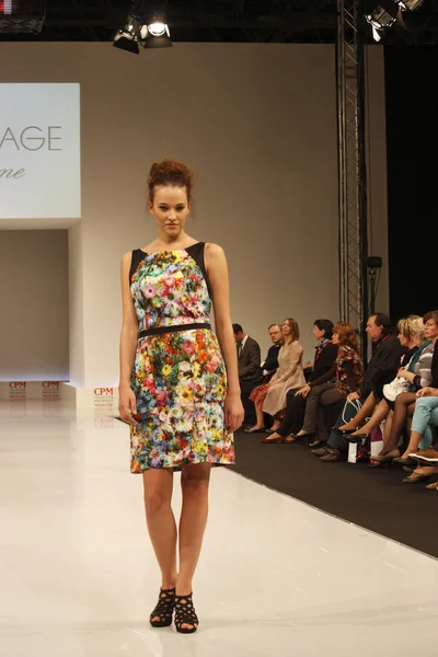 여자의 패션 쇼 2012 — 스톡 사진