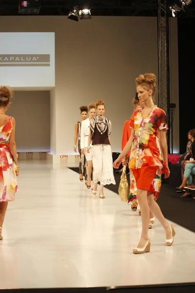 kadın moda show 2012