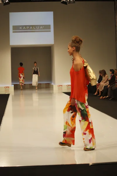 여자의 패션 쇼 2012 — 스톡 사진