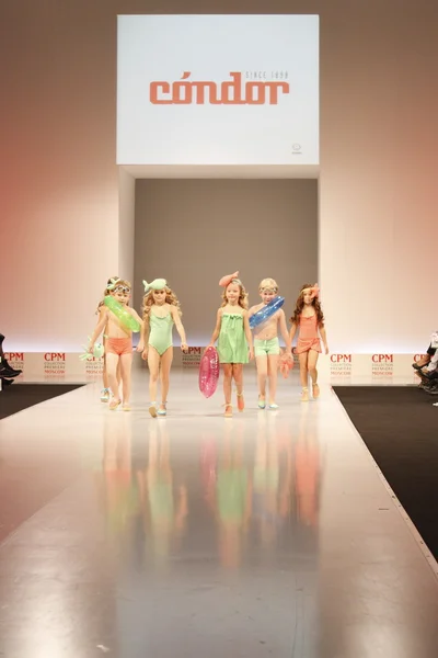Desfile de Moda Infantil 2012 — Fotografia de Stock