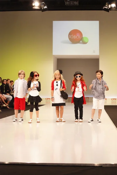 子供のファッションショー 2012 — ストック写真
