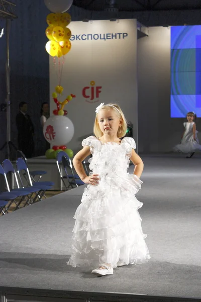 子供のファッションショー 2012 — ストック写真