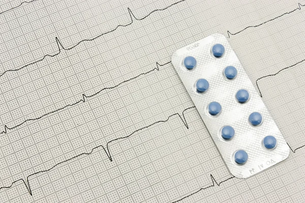 Elektrokardiogramm und Medikamente — Stockfoto