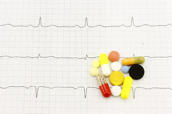 Electrocardiogram and medication — Stock Photo, Image