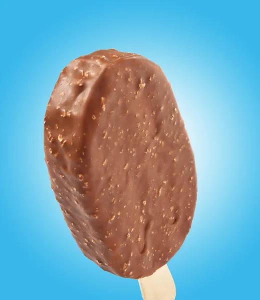 覆盖着巧克力冰淇淋 — 图库照片