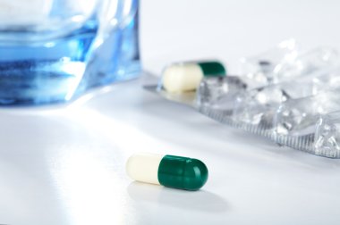 ilaç kapsül ve bliste