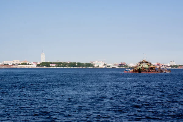 River and ship — Stock Photo, Image