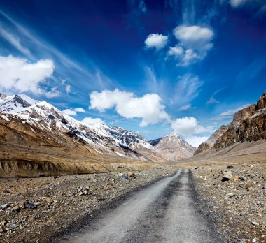 Himalayalar 'da yol