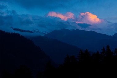 günbatımı Himalayalar