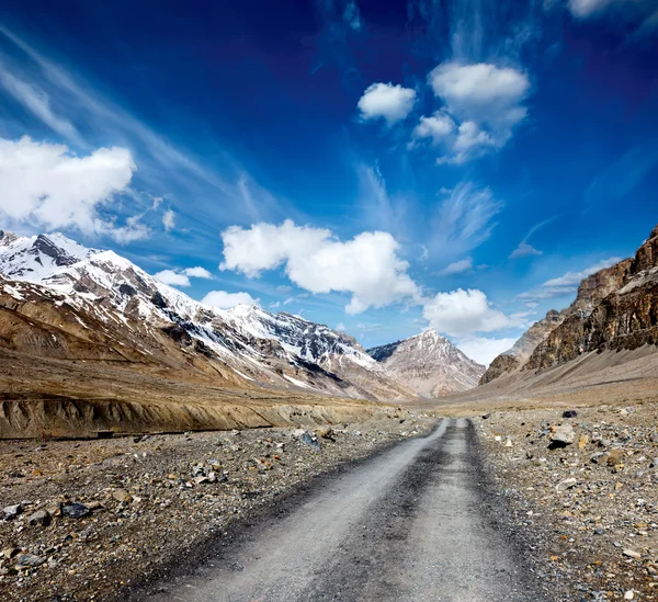 Himalayalar 'da yol — Stok fotoğraf