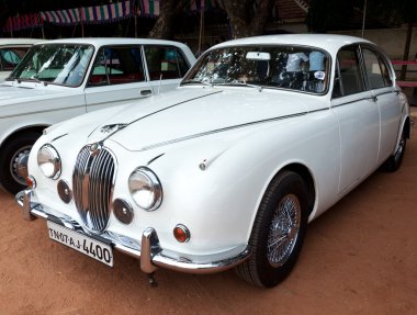 Chennai - Hindistan - 24 Temmuz: Heritag Jaguar (retro eski model araba)