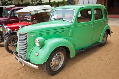 Chennai - Hindistan - 24 Temmuz: Ford Prefect 1952 (retro eski model araba)